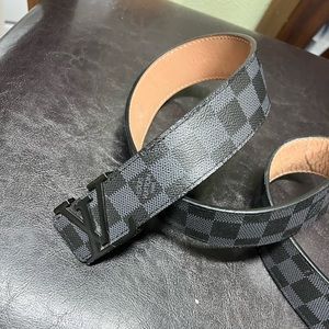 LV Mens belt